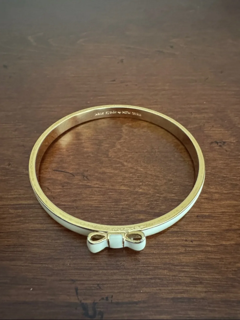 Kate Spade Women’s Cream Take A Bow Bracelet OS EUC